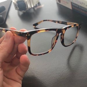 MVMT Blue blocking glasses with case